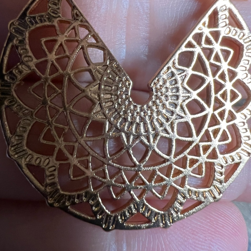 GOLD FILIGREE MANDALA EARRINGS LIGHTWEIGHT - Picture 4 of 4